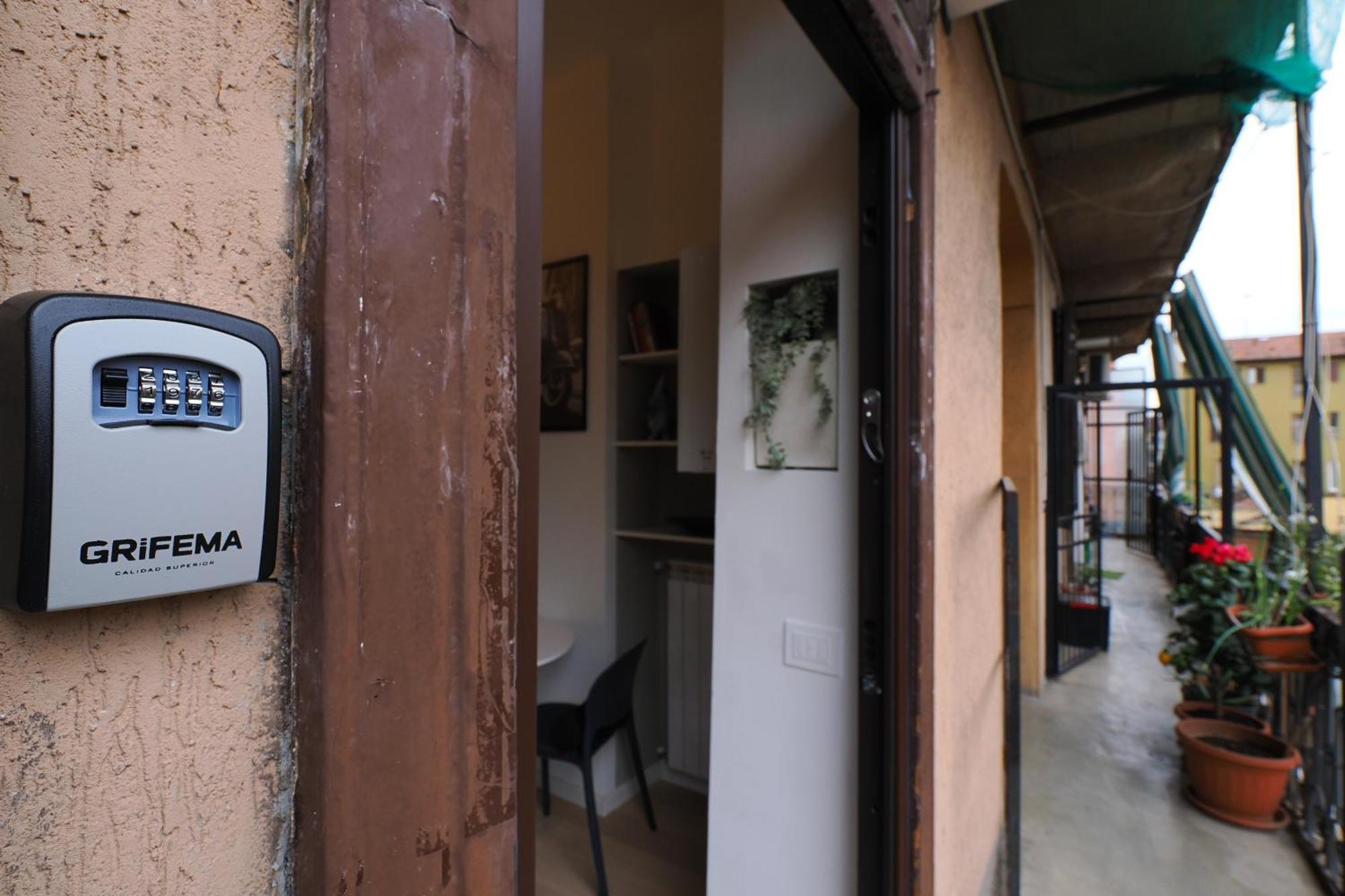 Appartement Primopiano - Arqua à Milan Extérieur photo